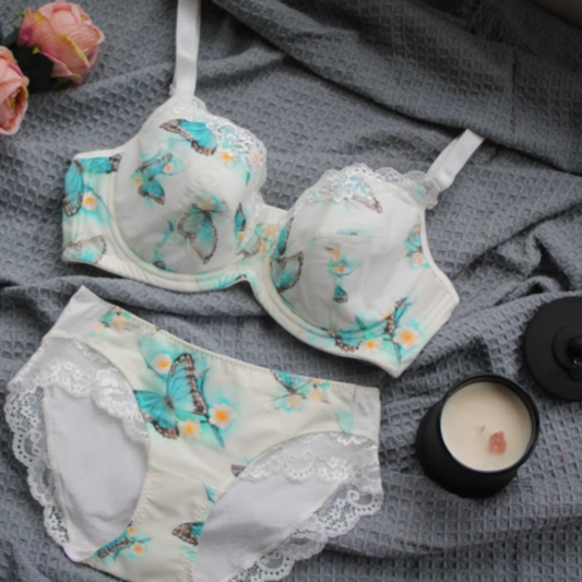 Comfort from the Inside Out: How High-Quality Underwear Can Help Manage Common Menopause Symptoms