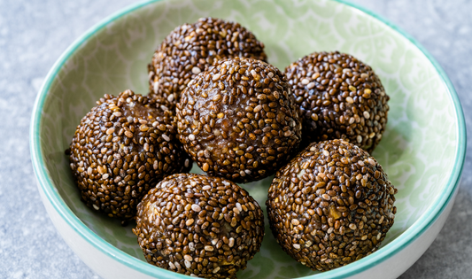 Nutritionist, Amanda Hamilton's Superfood Snack Balls